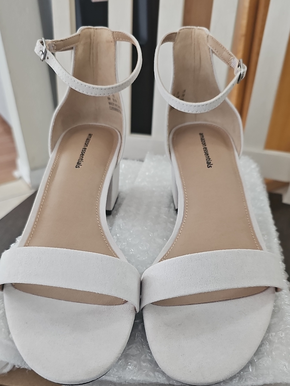 Amazon Essentials Women's White Ankle-Strap Block Heel Sandals